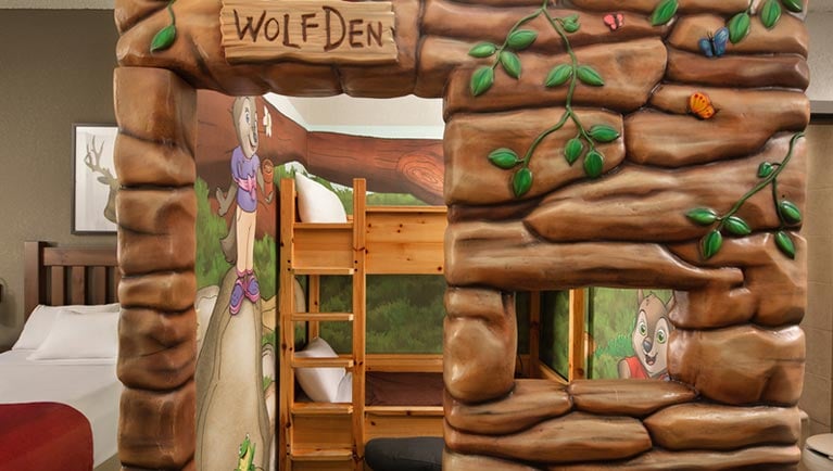 The bunk beds in the accessible Wolf Den Suite 